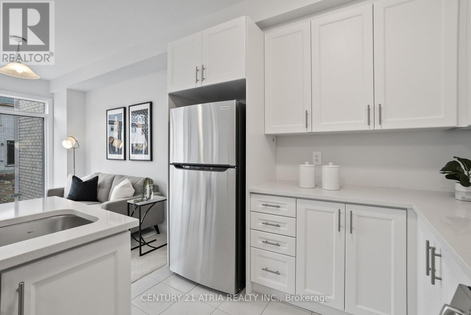 140 Corley Street, Kawartha Lakes, Ontario  K9V 0R4 - Photo 8 - X12576604