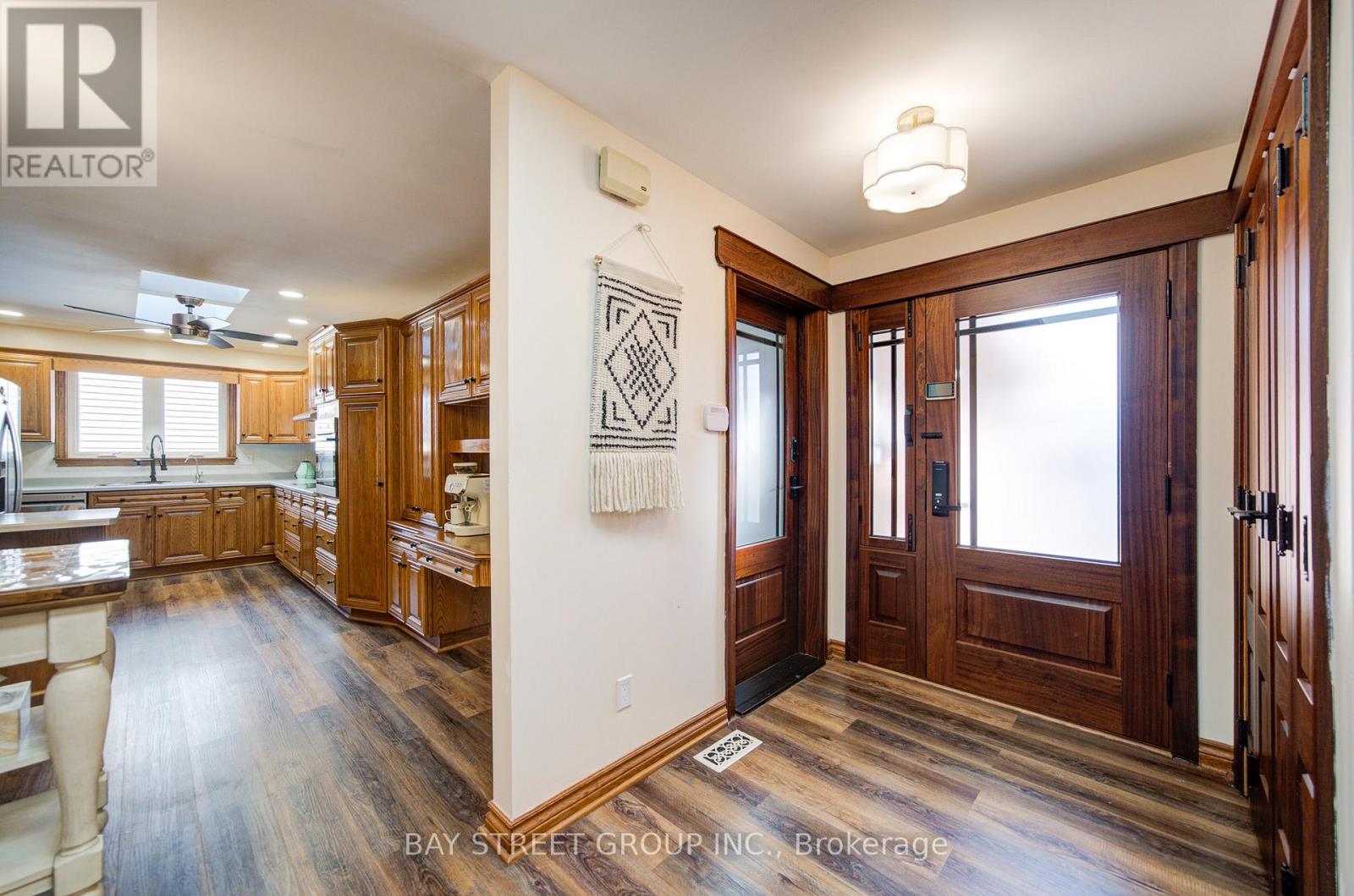 47 Cecil Street, St. Catharines, Ontario  L2N 4B3 - Photo 5 - X12576620