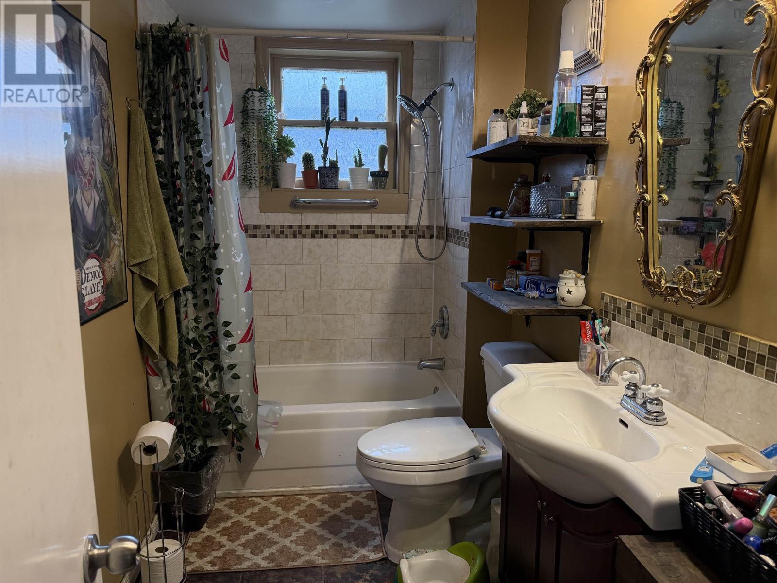 2149 Cowan Street, Westville, Nova Scotia  B0K 2A0 - Photo 10 - 202528548