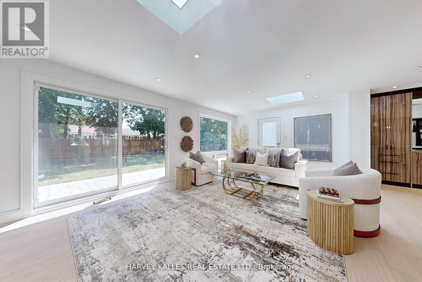 29 Parmbelle Crescent, Toronto, Ontario  M3A 3G5 - Photo 4 - C12576690