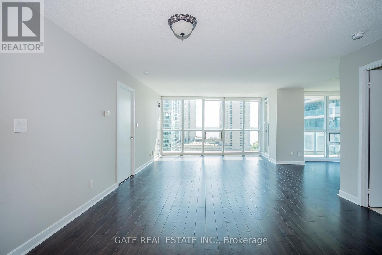 1410 - 18 Harbour Street, Toronto, Ontario  M5J 2Z6 - Photo 10 - C12576804