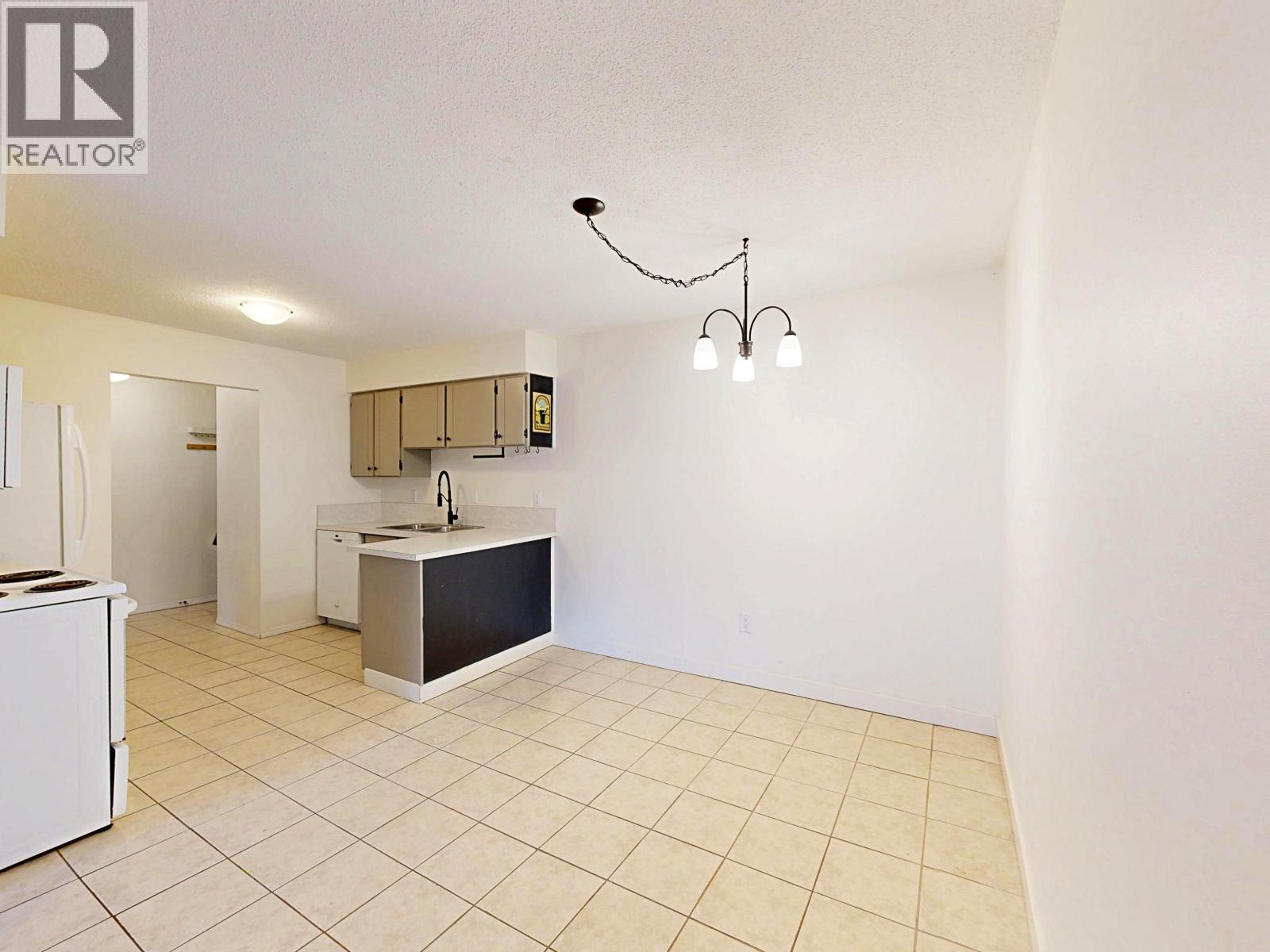 206 138 W 18th Street, North Vancouver, British Columbia  V7M 1W4 - Photo 6 - R3070083