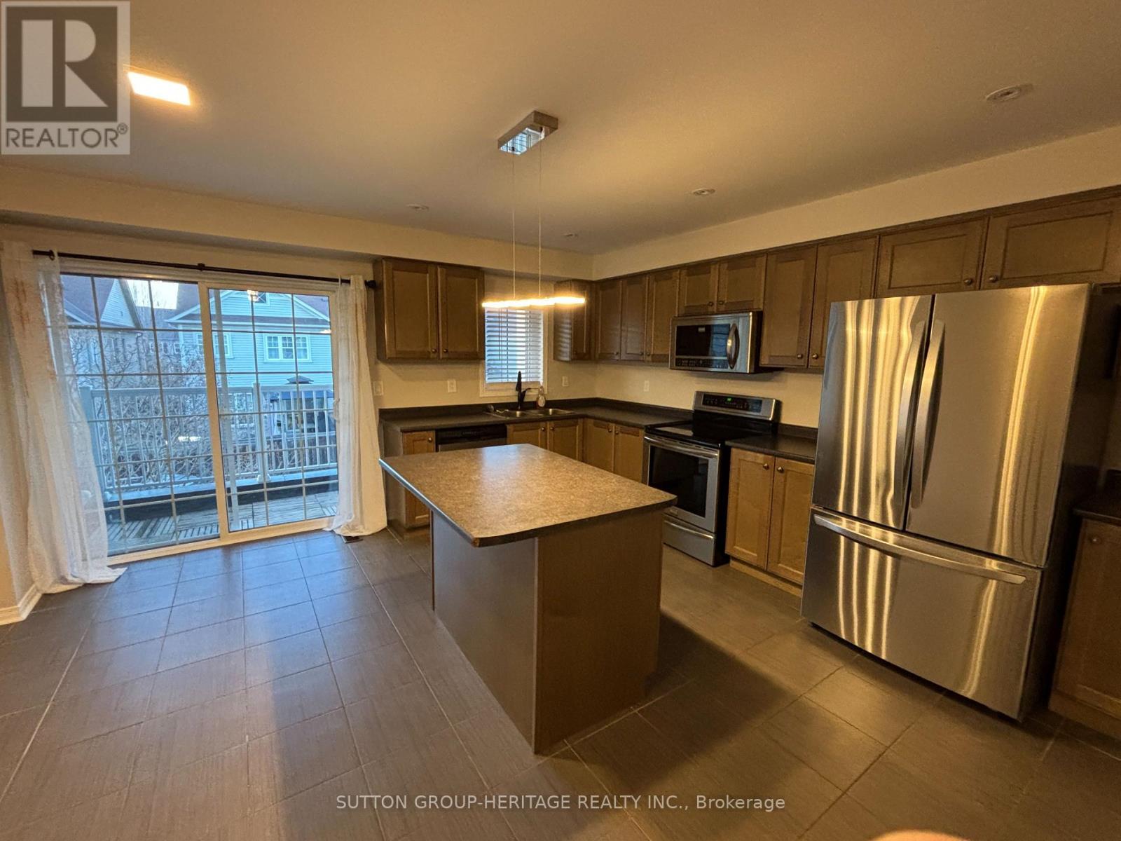 102 Harbourside Drive, Whitby, Ontario  L1N 0H7 - Photo 3 - E12576696