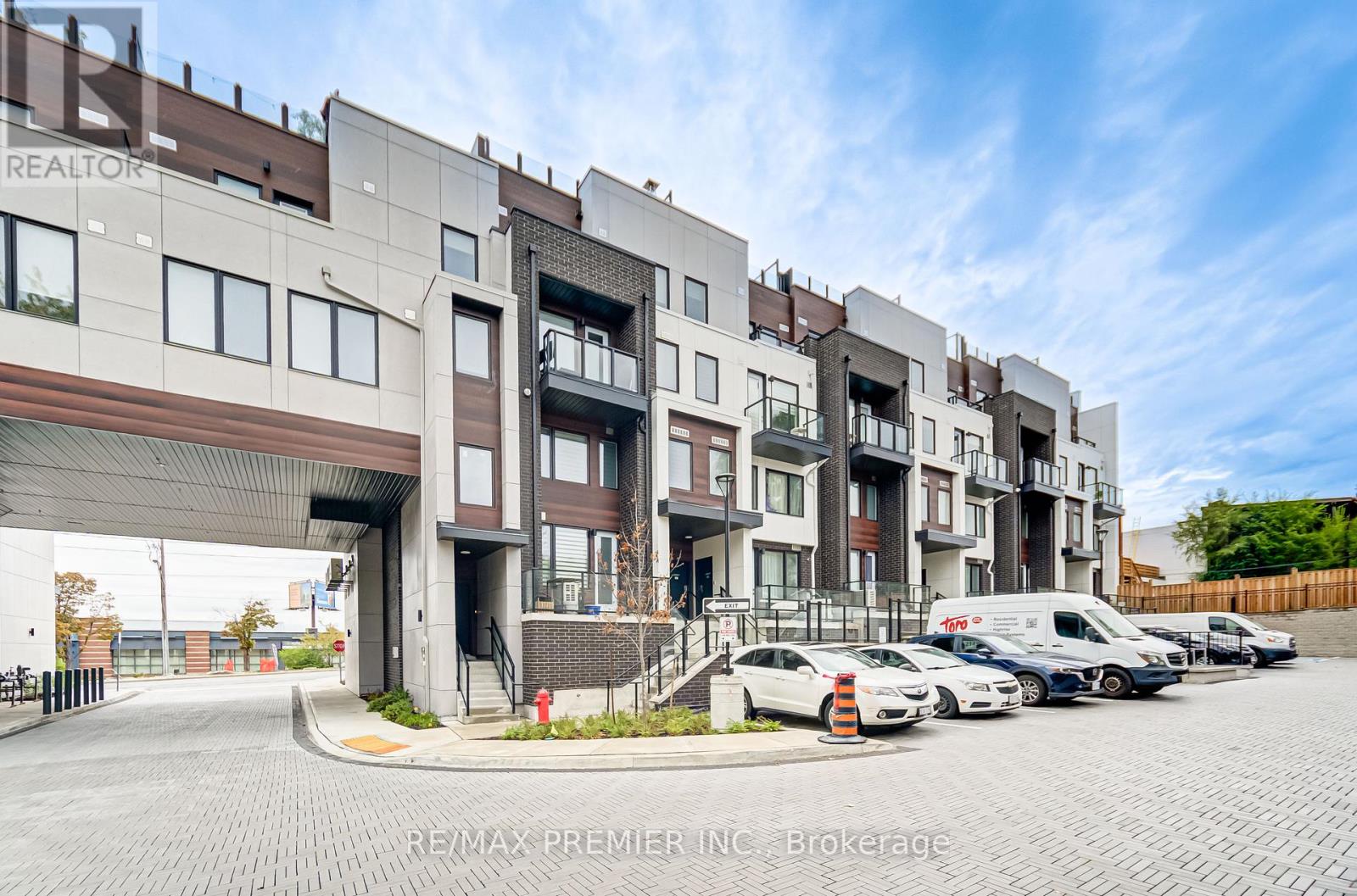 8 - 1479 O'CONNOR DRIVE, Toronto, Ontario