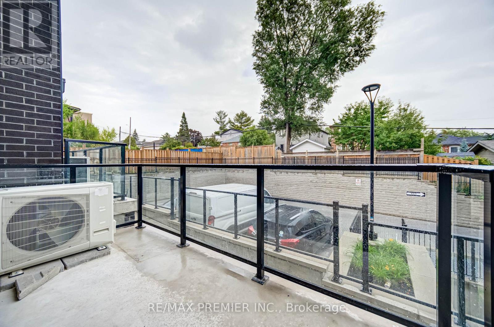 8 - 1479 O'connor Drive, Toronto, Ontario  M4B 0A7 - Photo 6 - E12576756