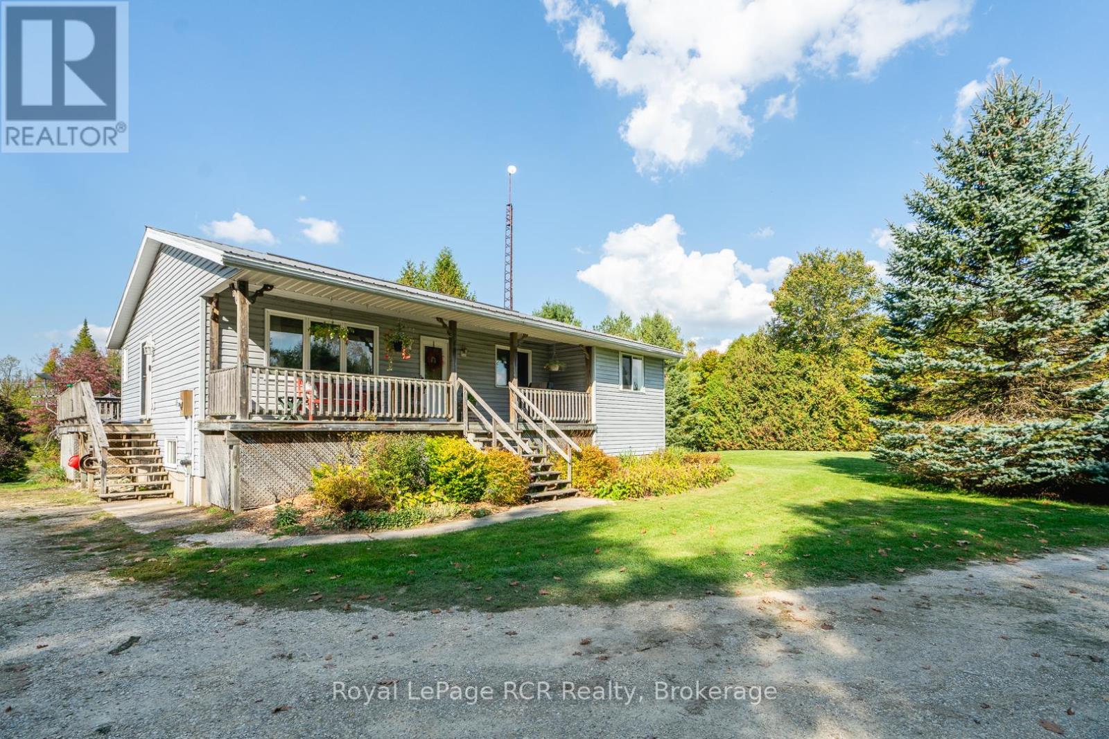 74074 10 Side Road, West Grey, Ontario  N0G 1S0 - Photo 10 - X12450900