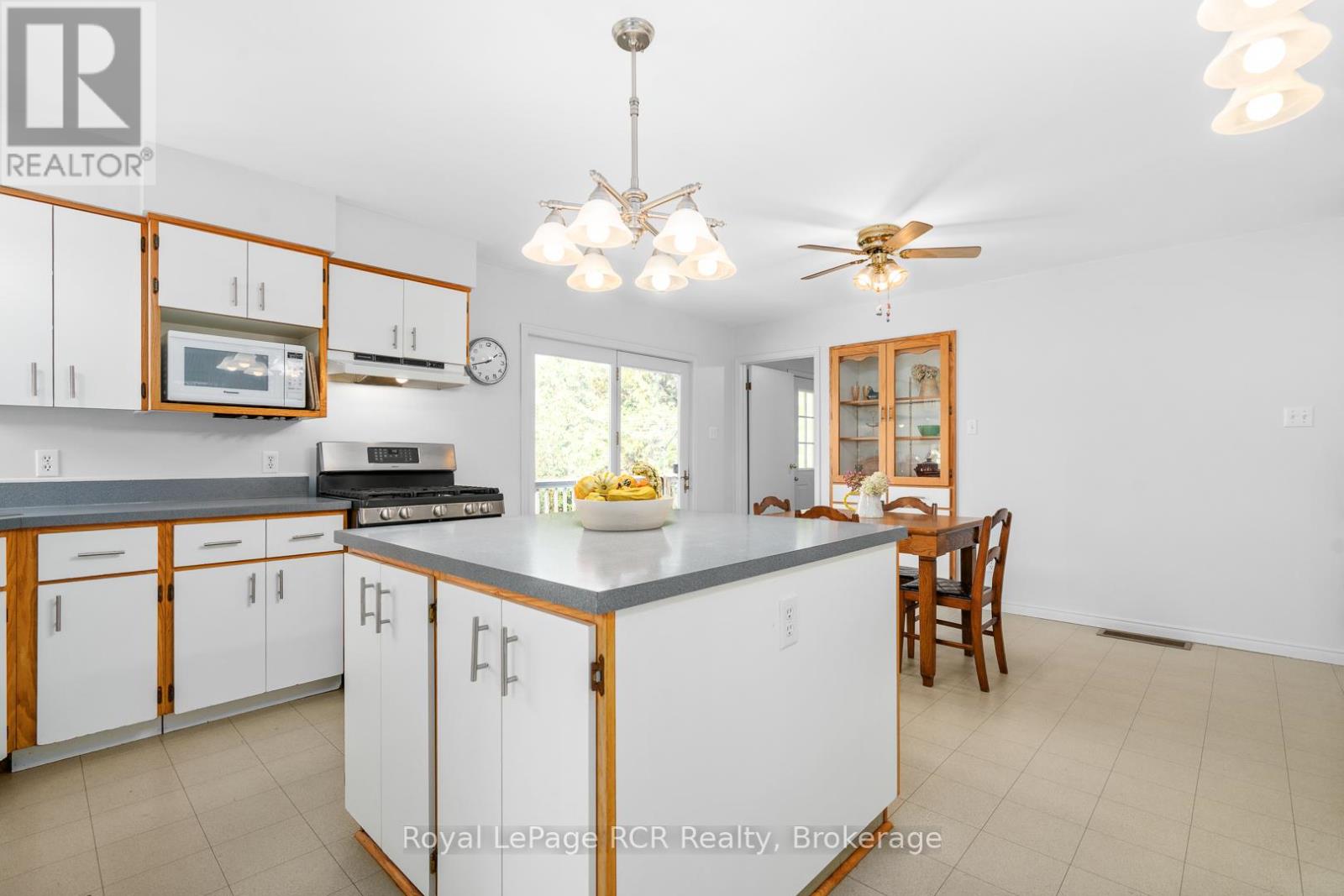 74074 10 Side Road, West Grey, Ontario  N0G 1S0 - Photo 17 - X12450900