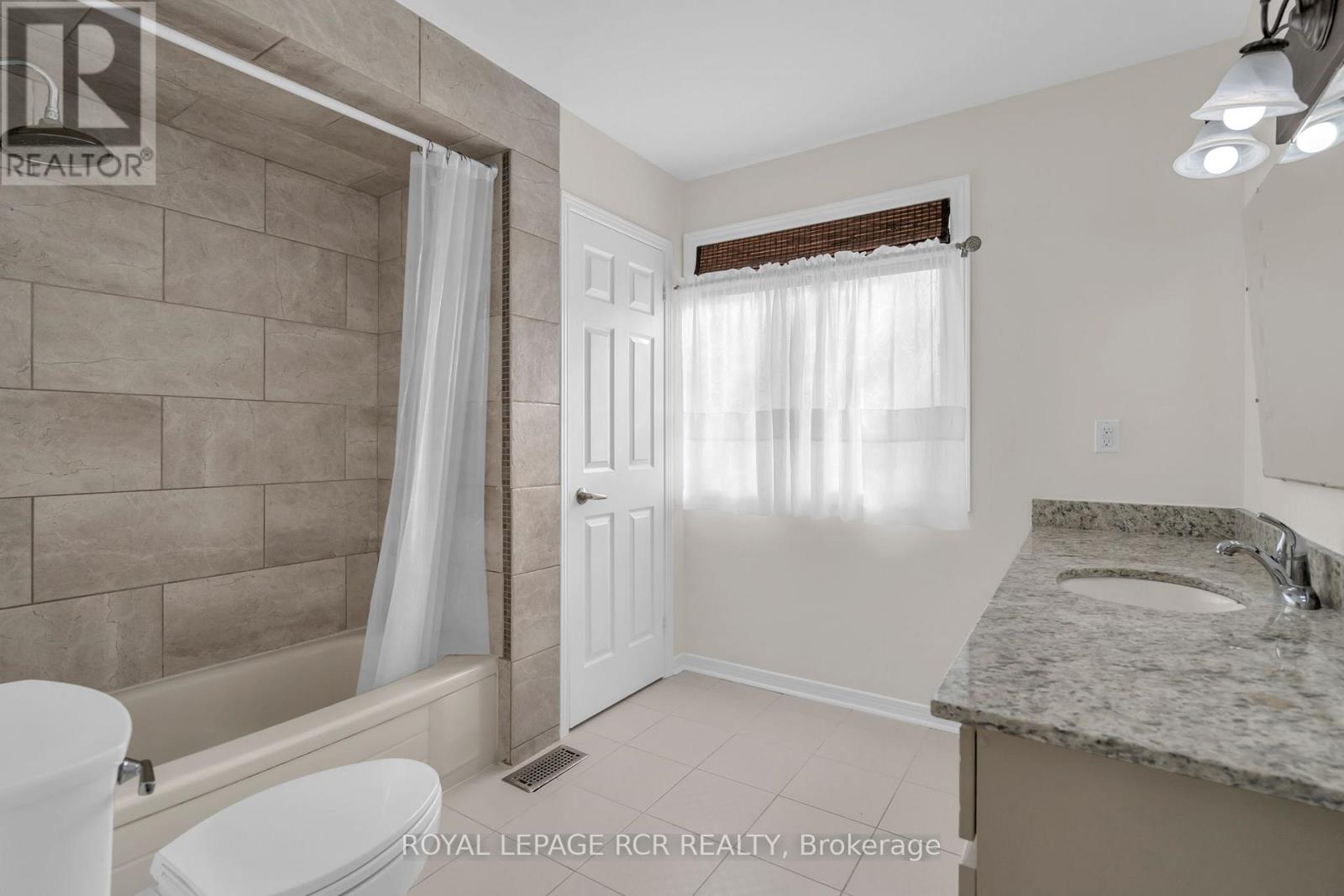 11 Golfview Boulevard, Bradford West Gwillimbury (Bradford), Ontario  L3Z 3Z1 - Photo 23 - N12576664