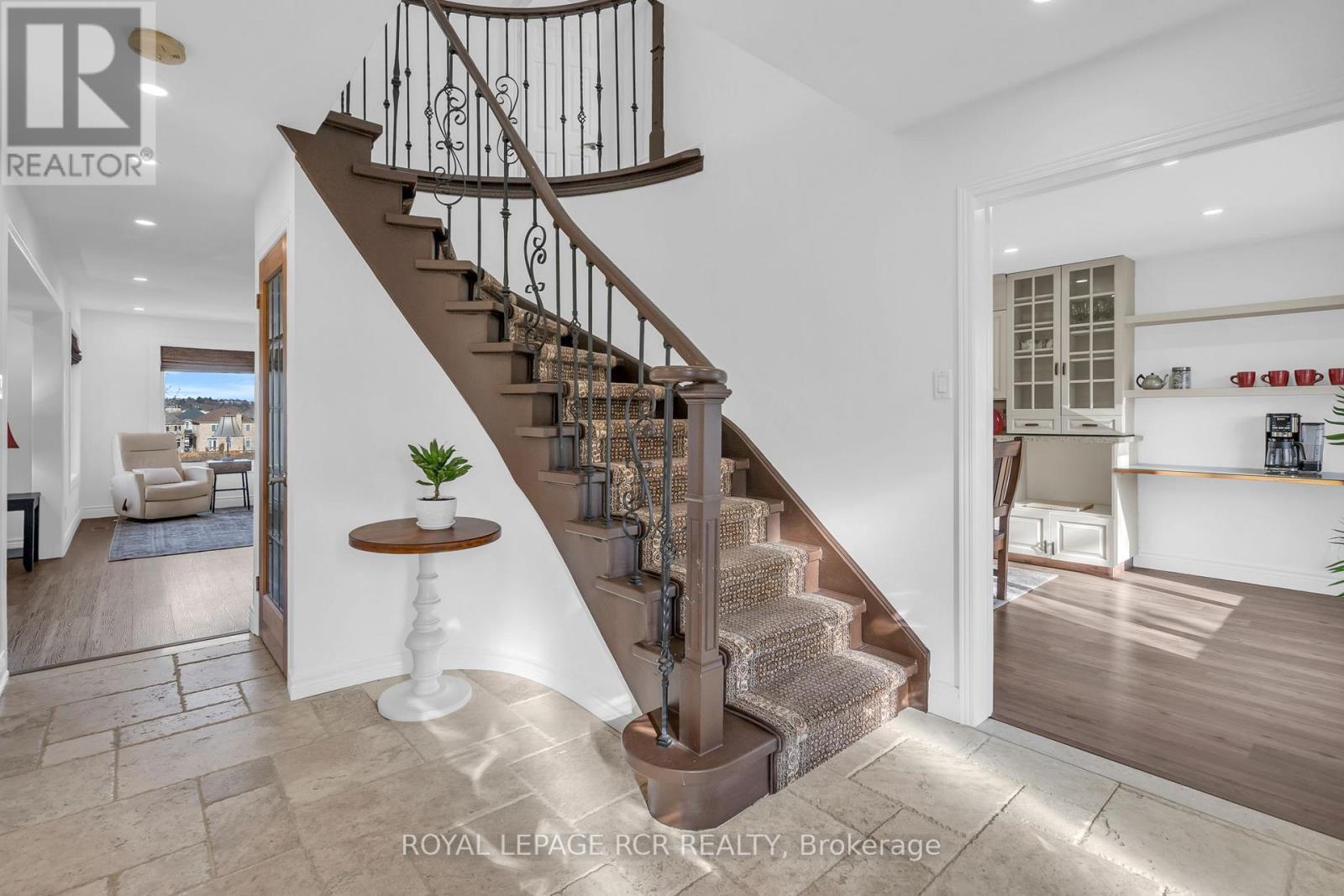 11 Golfview Boulevard, Bradford West Gwillimbury (Bradford), Ontario  L3Z 3Z1 - Photo 7 - N12576664