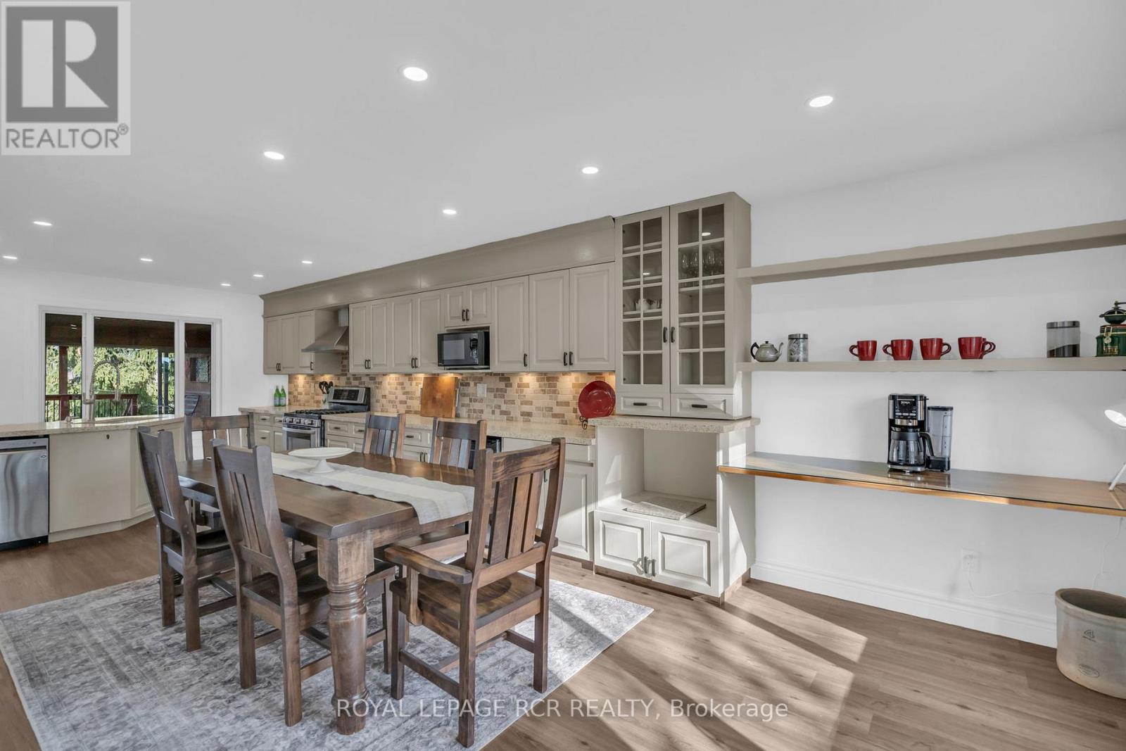 11 Golfview Boulevard, Bradford West Gwillimbury (Bradford), Ontario  L3Z 3Z1 - Photo 8 - N12576664