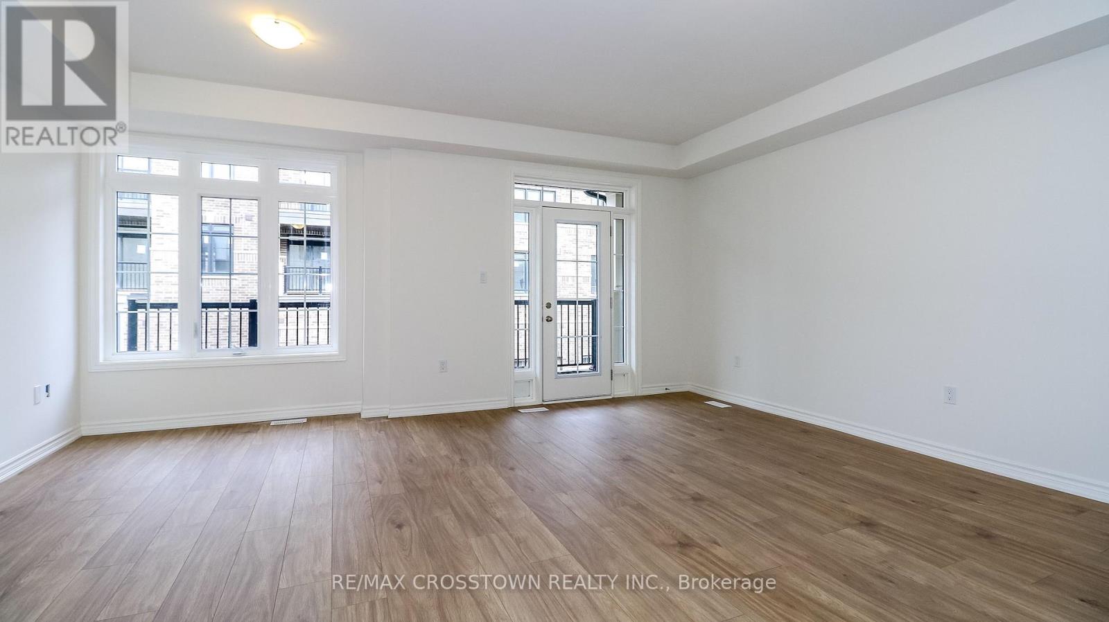 Unit 20 - 2025 Matteer Court, Innisfil, Ontario  L9S 4T9 - Photo 10 - N12576752