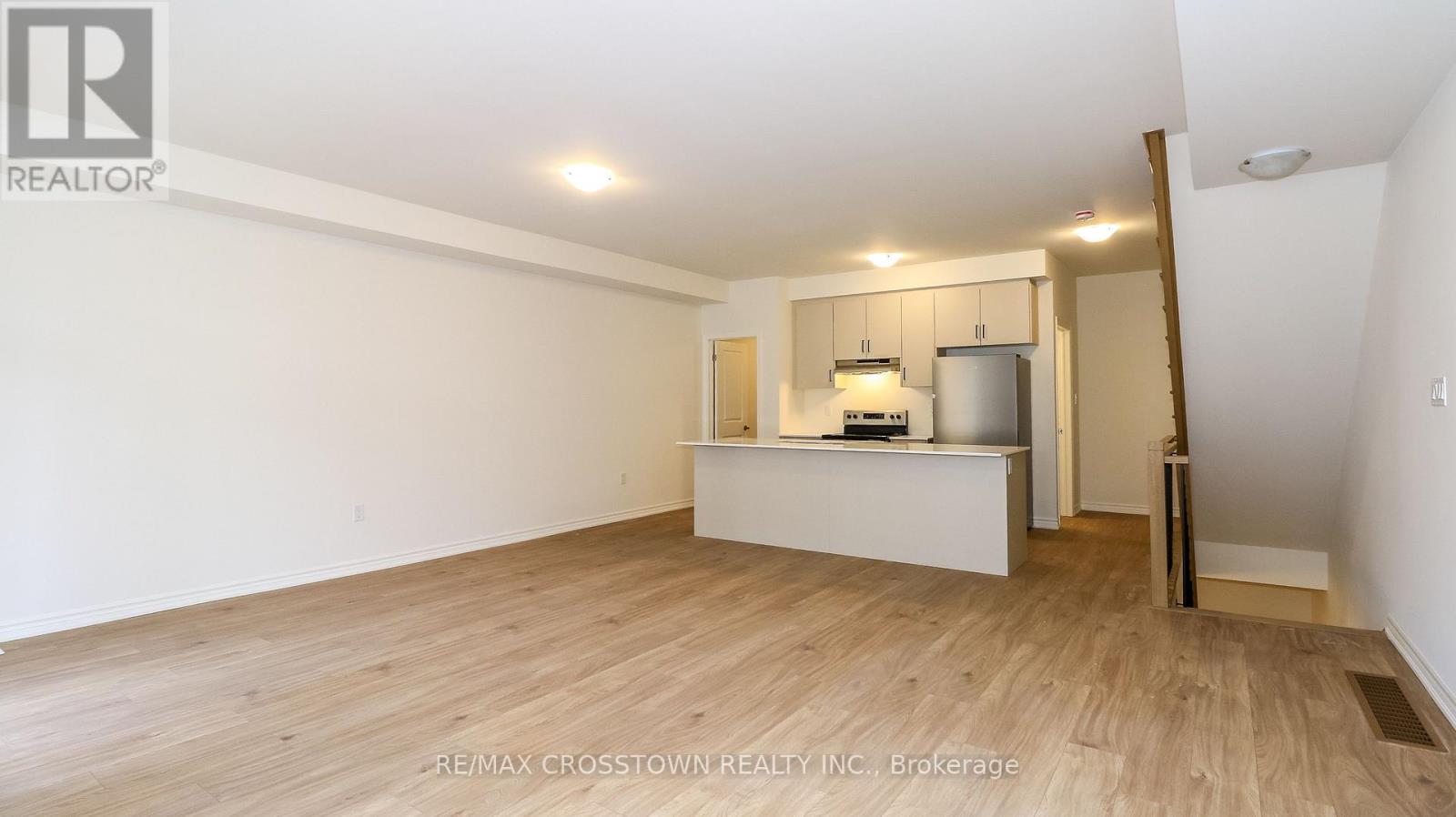 Unit 20 - 2025 Matteer Court, Innisfil, Ontario  L9S 4T9 - Photo 12 - N12576752