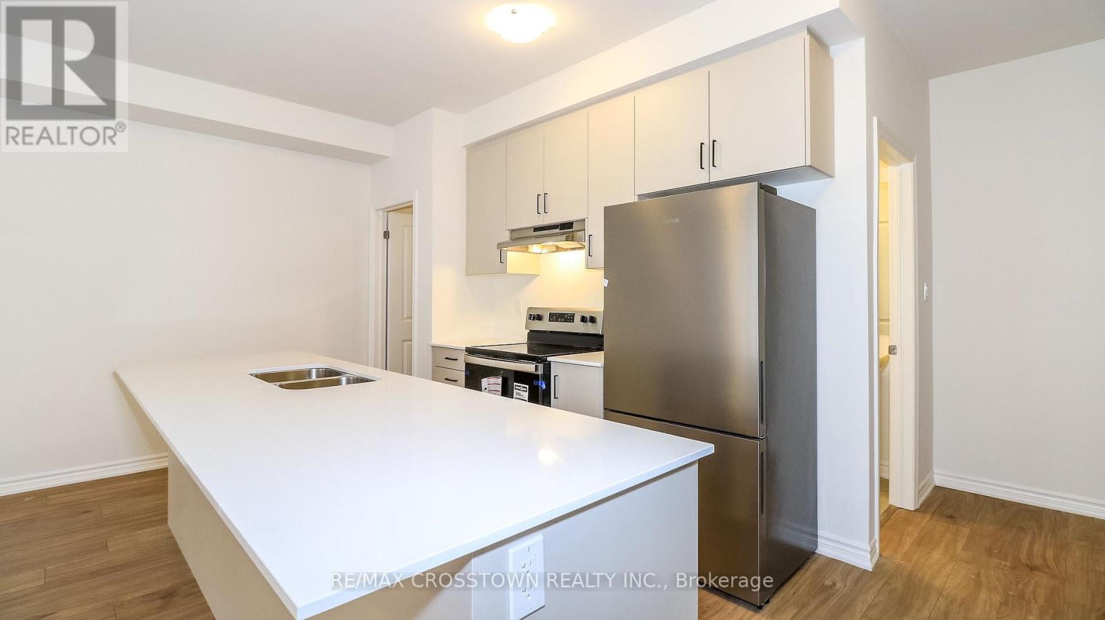 Unit 20 - 2025 Matteer Court, Innisfil, Ontario  L9S 4T9 - Photo 13 - N12576752