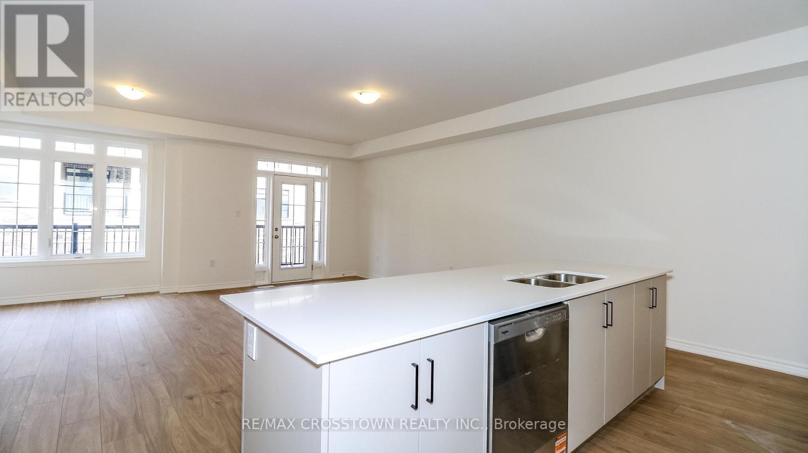 Unit 20 - 2025 Matteer Court, Innisfil, Ontario  L9S 4T9 - Photo 14 - N12576752