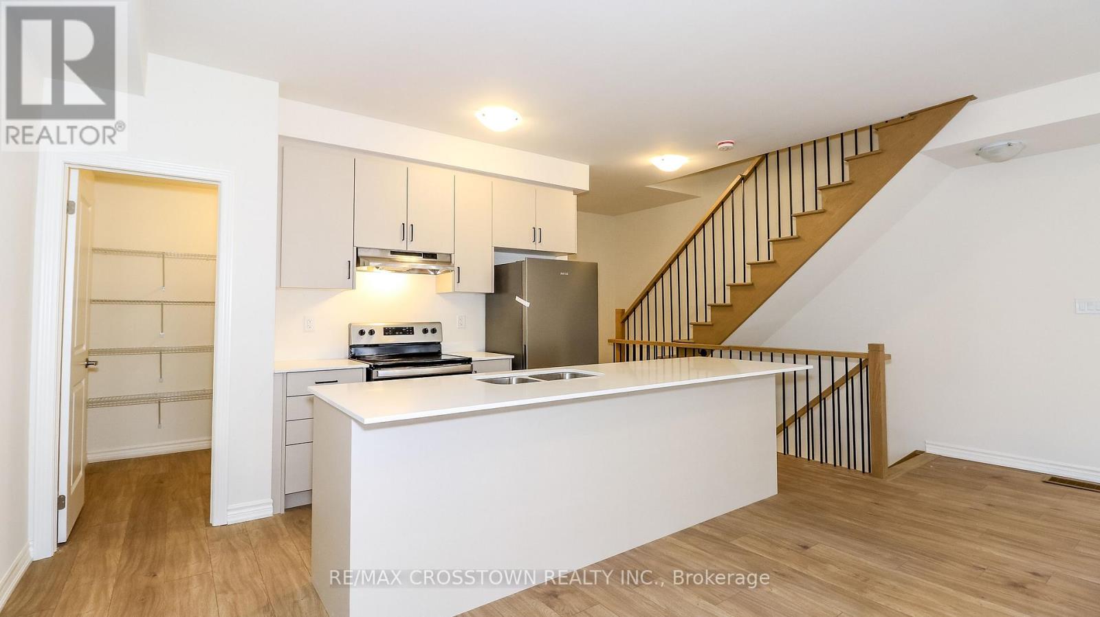 Unit 20 - 2025 Matteer Court, Innisfil, Ontario  L9S 4T9 - Photo 15 - N12576752