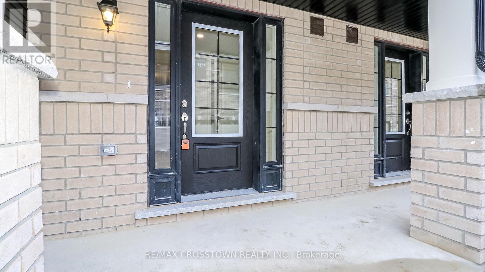 Unit 20 - 2025 Matteer Court, Innisfil, Ontario  L9S 4T9 - Photo 3 - N12576752