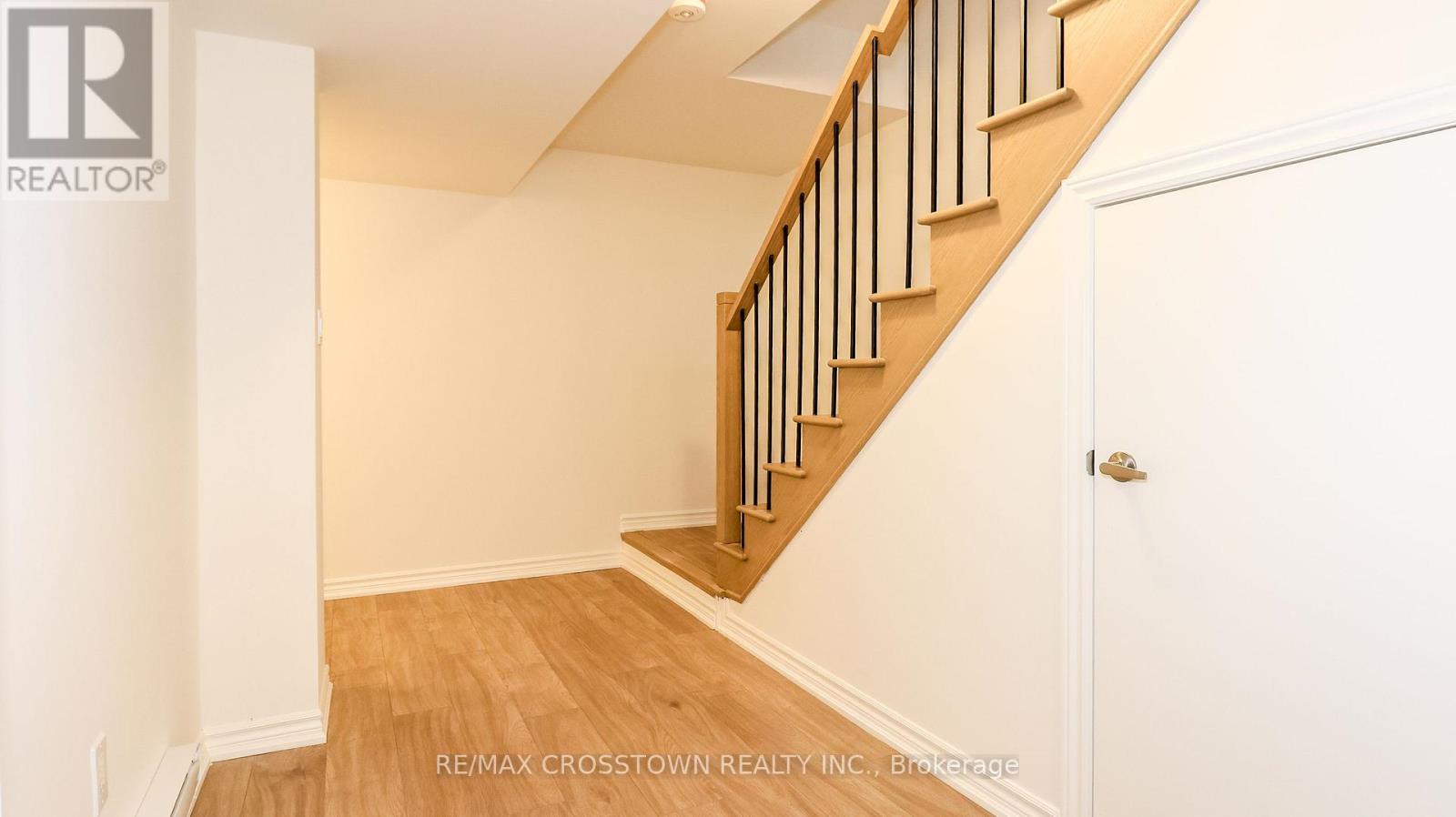 Unit 20 - 2025 Matteer Court, Innisfil, Ontario  L9S 4T9 - Photo 7 - N12576752