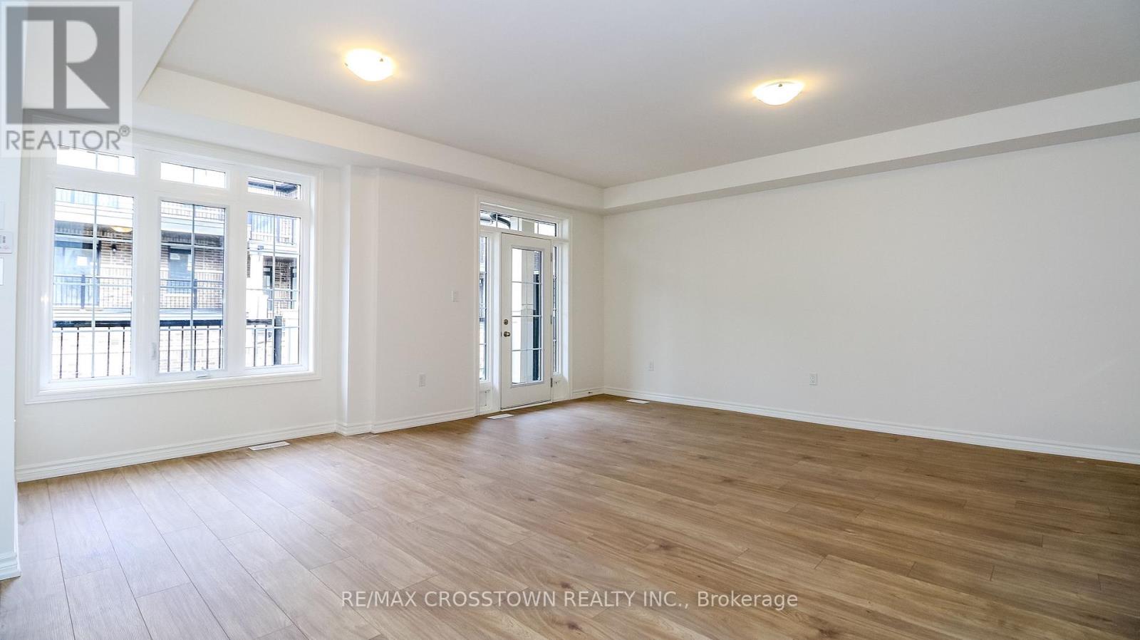 Unit 20 - 2025 Matteer Court, Innisfil, Ontario  L9S 4T9 - Photo 9 - N12576752