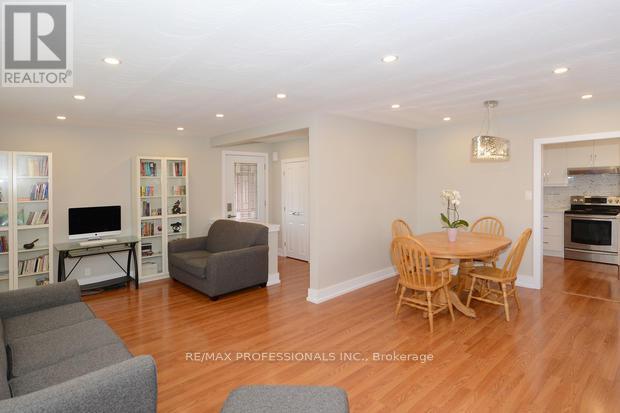 4 Thelmere Place, Toronto, Ontario  M9R 2B7 - Photo 4 - W12576652