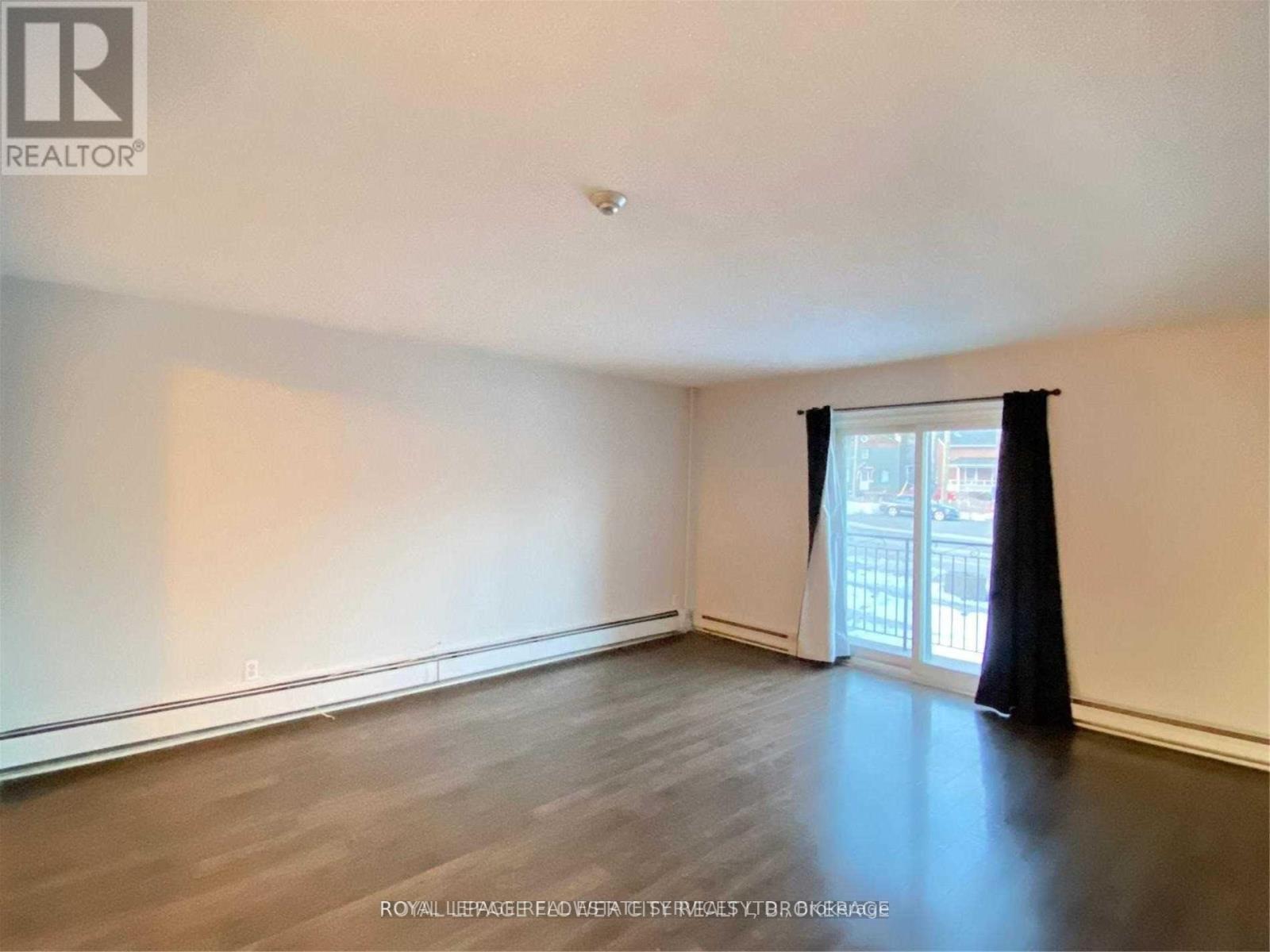 4 - 10 Main Street S, Halton Hills, Ontario  L7G 3G5 - Photo 4 - W12576660