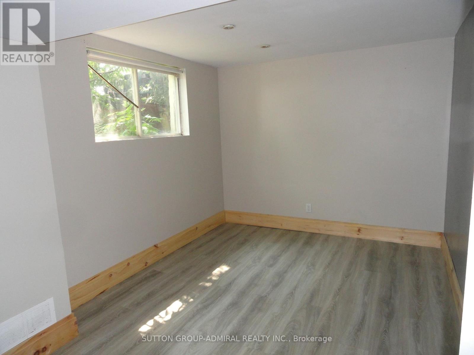 2776 Tallberg Court, Mississauga, Ontario L5J 1T1 - Photo 14 - W12576722