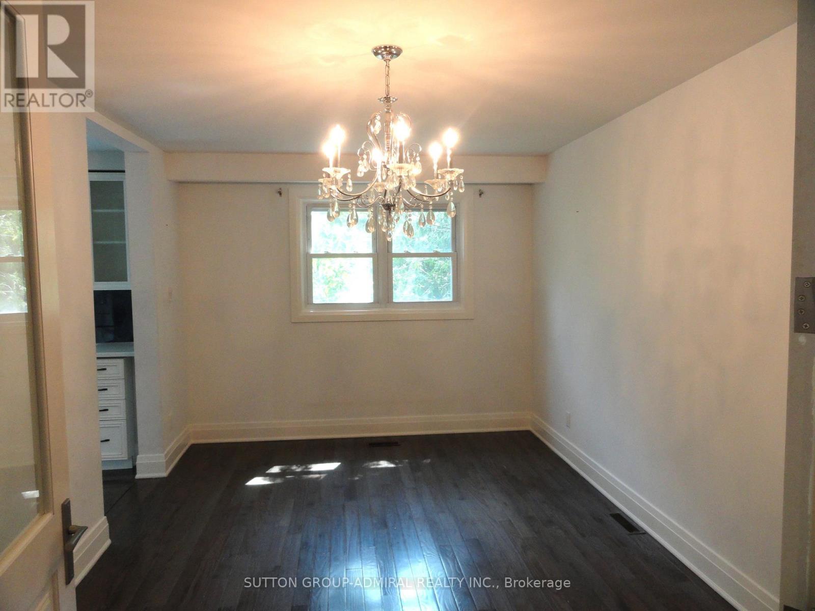 2776 Tallberg Court, Mississauga, Ontario L5J 1T1 - Photo 6 - W12576722