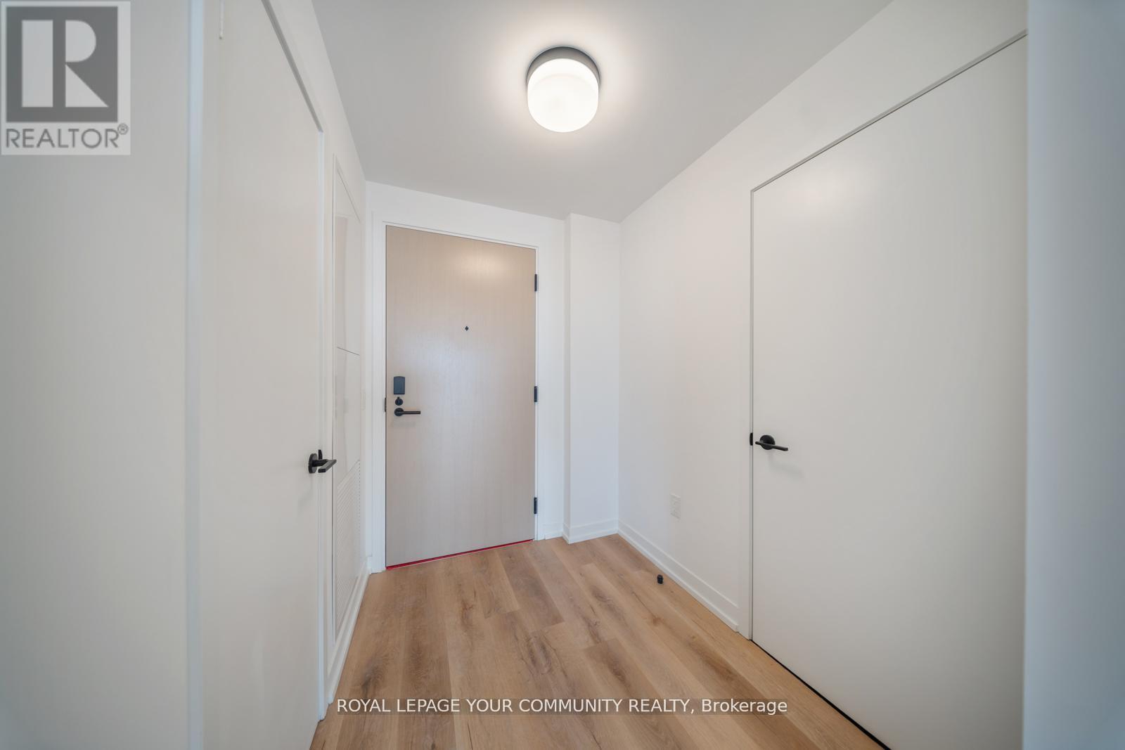 602 - 5 York Garden Way, Toronto, Ontario  M6A 2V1 - Photo 4 - W12576776