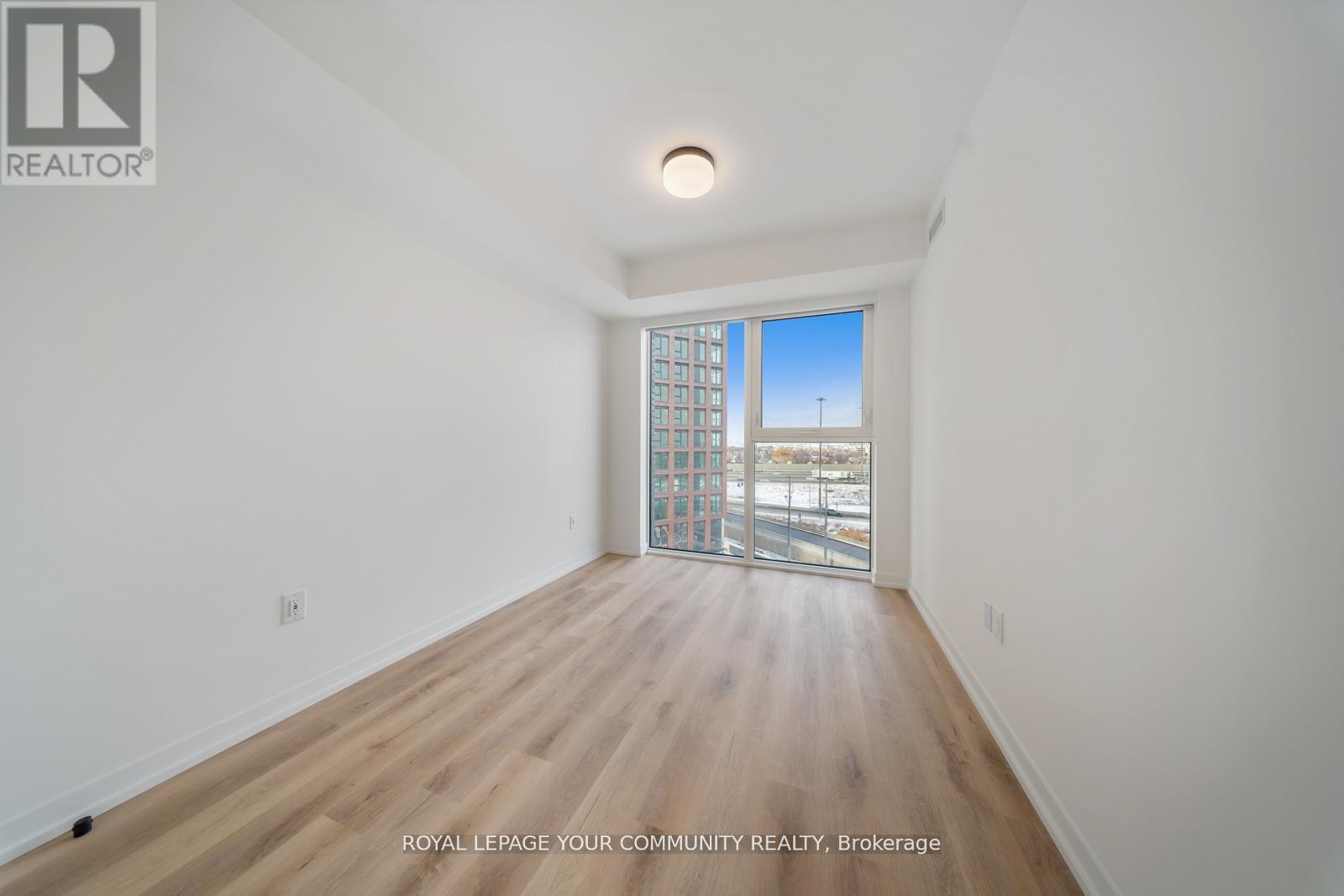 701 - 5 York Garden Way, Toronto, Ontario  M6A 2V1 - Photo 16 - W12576778