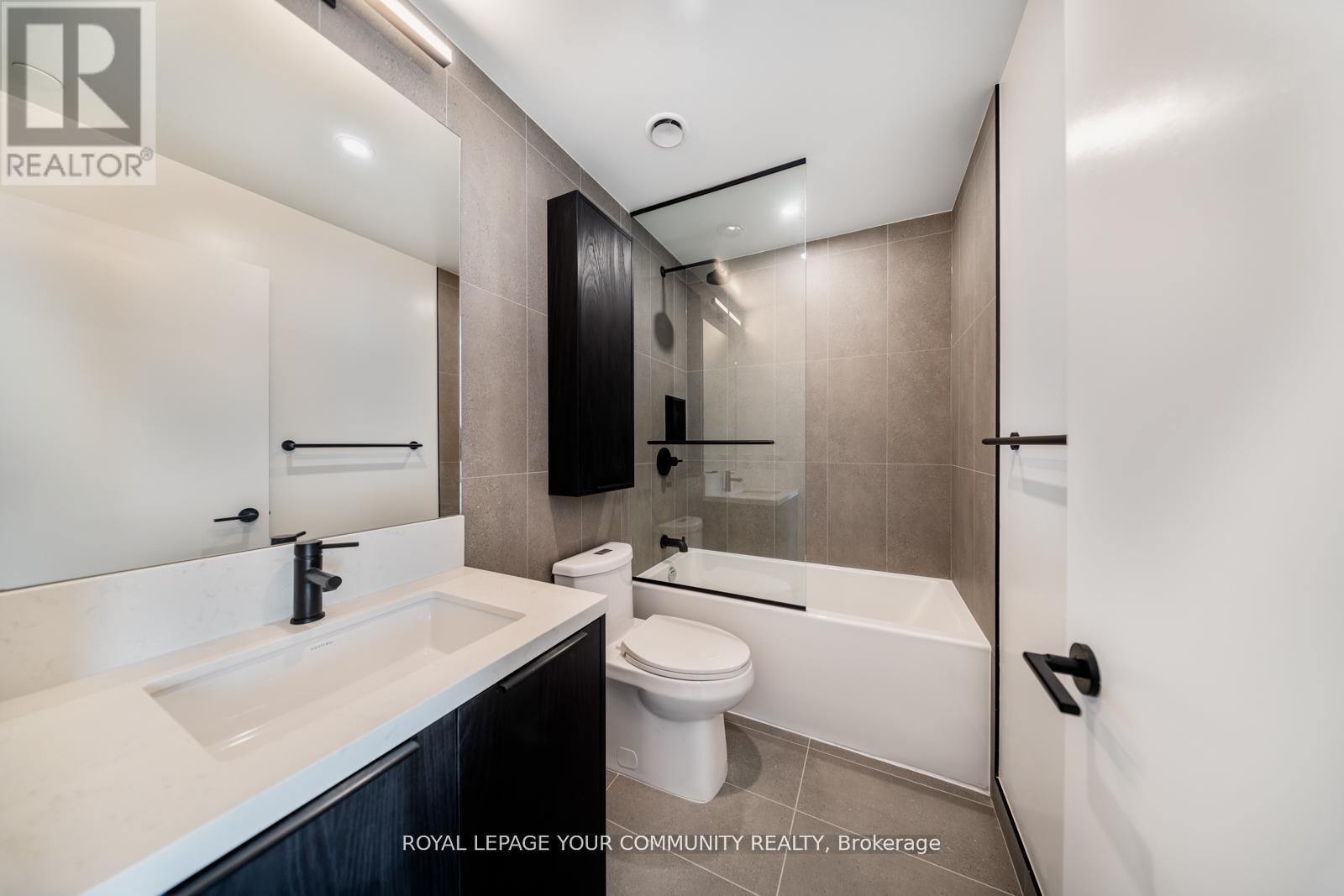 701 - 5 York Garden Way, Toronto, Ontario  M6A 2V1 - Photo 22 - W12576778