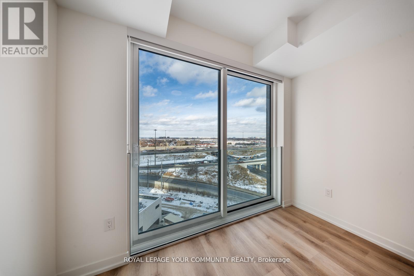 701 - 5 York Garden Way, Toronto, Ontario  M6A 2V1 - Photo 26 - W12576778