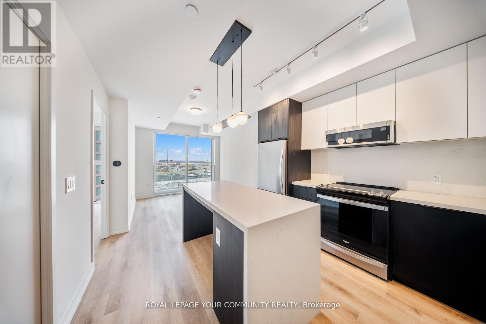 701 - 5 York Garden Way, Toronto, Ontario  M6A 2V1 - Photo 3 - W12576778