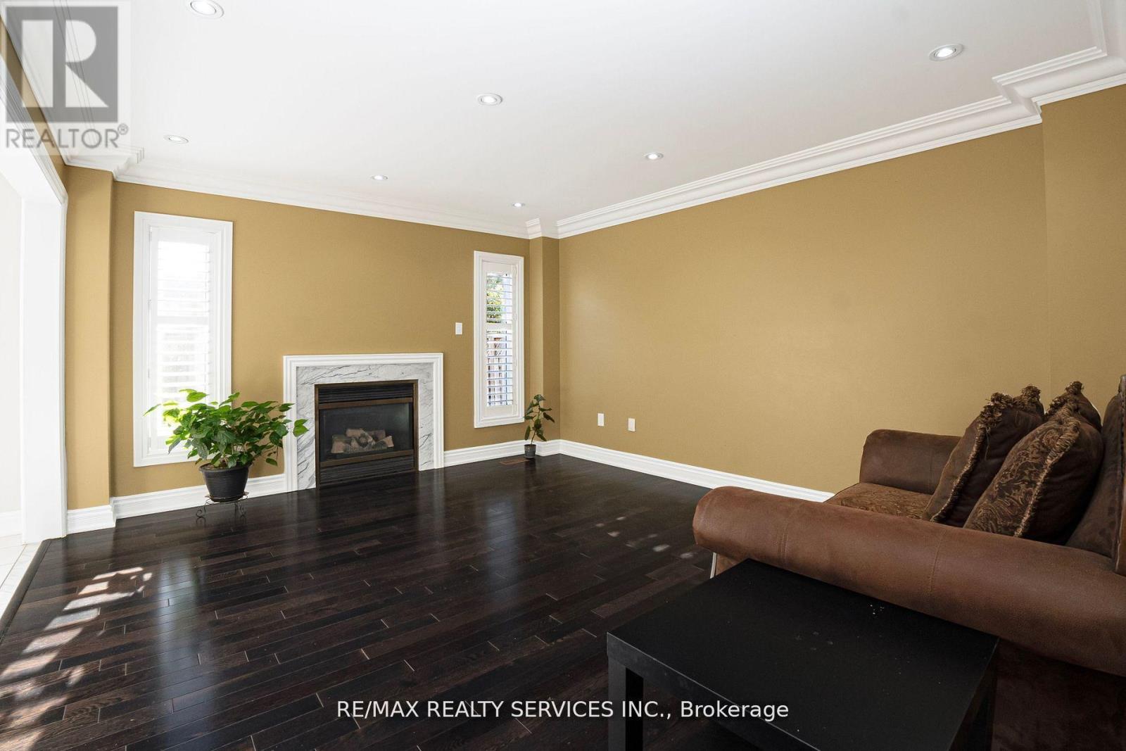 14 Foxmere Road, Brampton, Ontario  L7A 1S6 - Photo 15 - W12576780