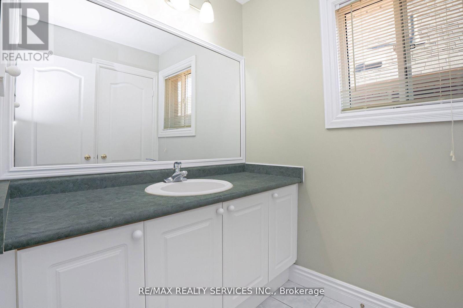 14 Foxmere Road, Brampton, Ontario  L7A 1S6 - Photo 26 - W12576780