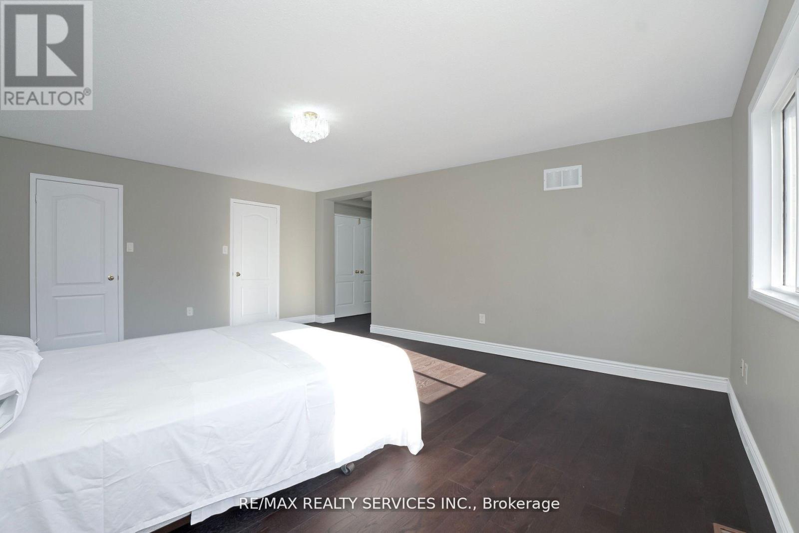 14 Foxmere Road, Brampton, Ontario  L7A 1S6 - Photo 29 - W12576780