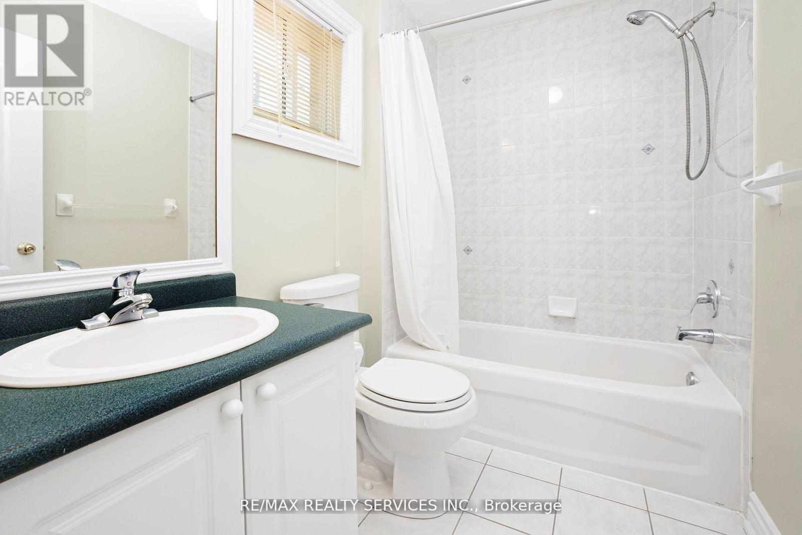 14 Foxmere Road, Brampton, Ontario  L7A 1S6 - Photo 36 - W12576780