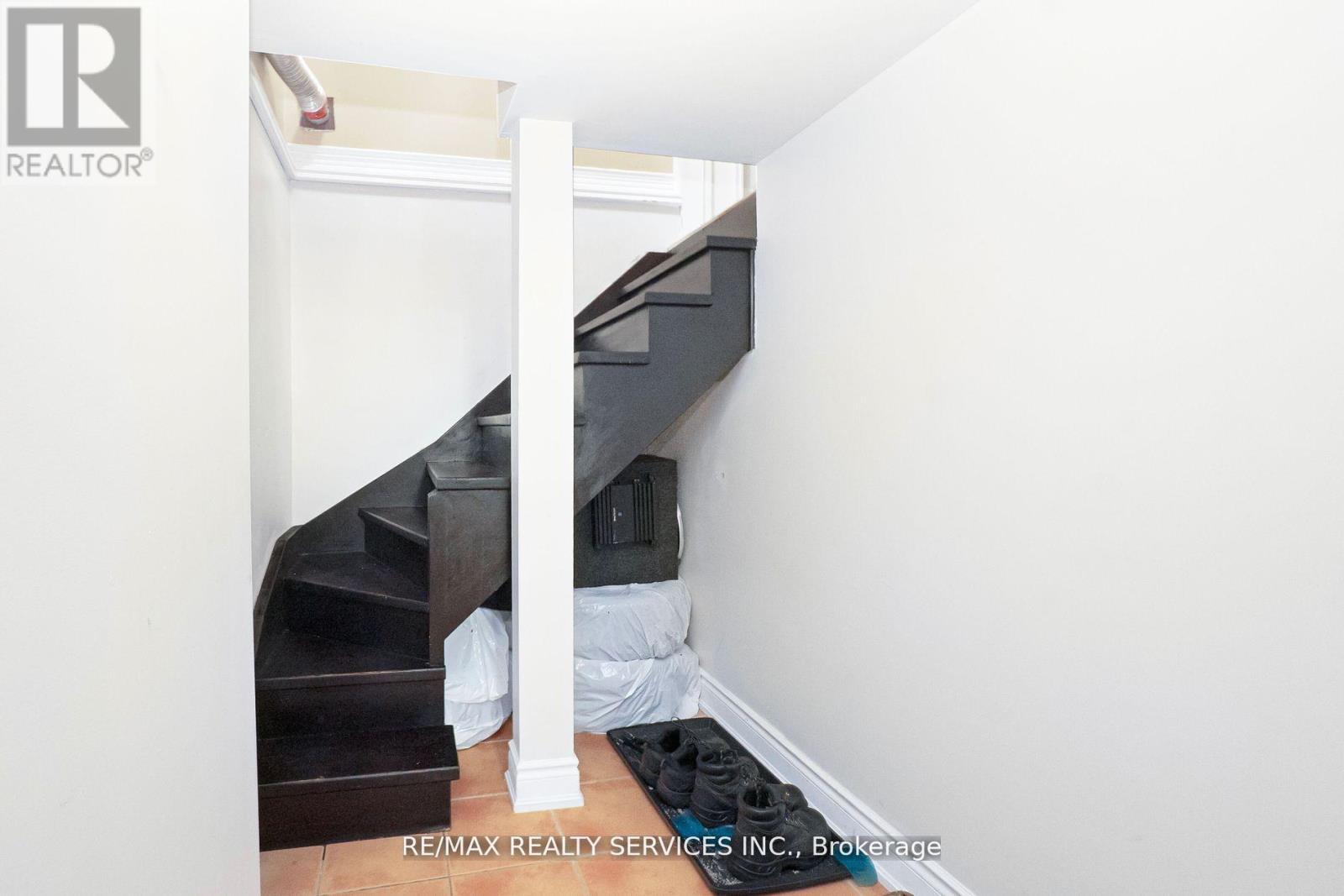 14 Foxmere Road, Brampton, Ontario  L7A 1S6 - Photo 38 - W12576780