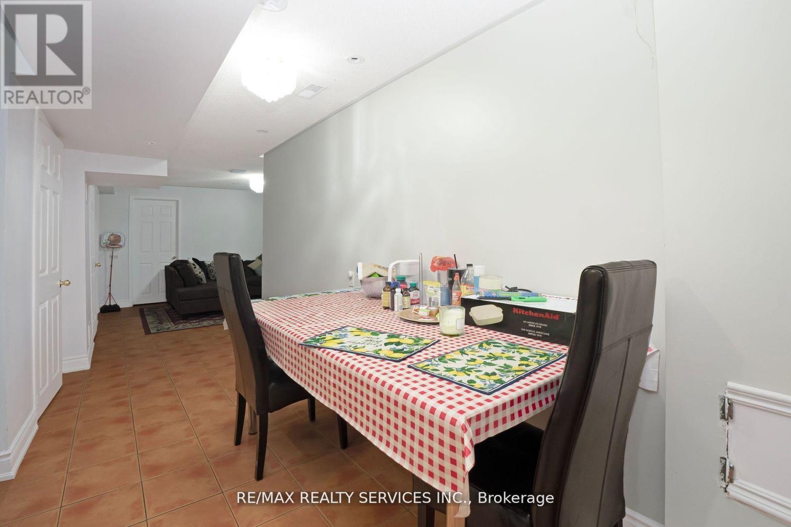 14 Foxmere Road, Brampton, Ontario  L7A 1S6 - Photo 41 - W12576780