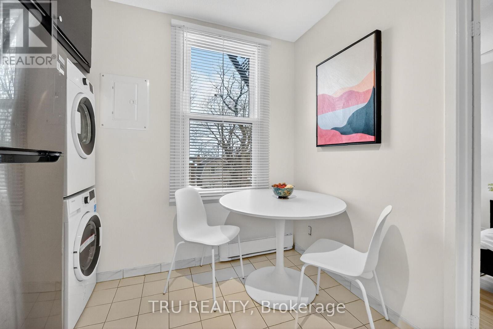 2 - 646 Gilmour Street, Ottawa, Ontario K1R 5M1 - Photo 12 - X12576844