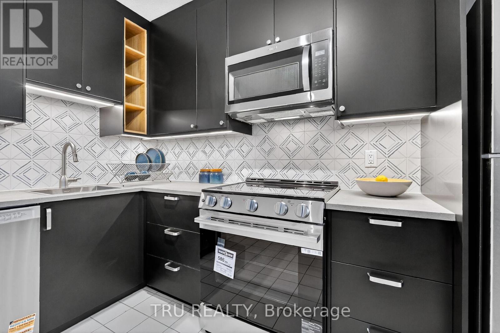 2 - 646 Gilmour Street, Ottawa, Ontario K1R 5M1 - Photo 15 - X12576844