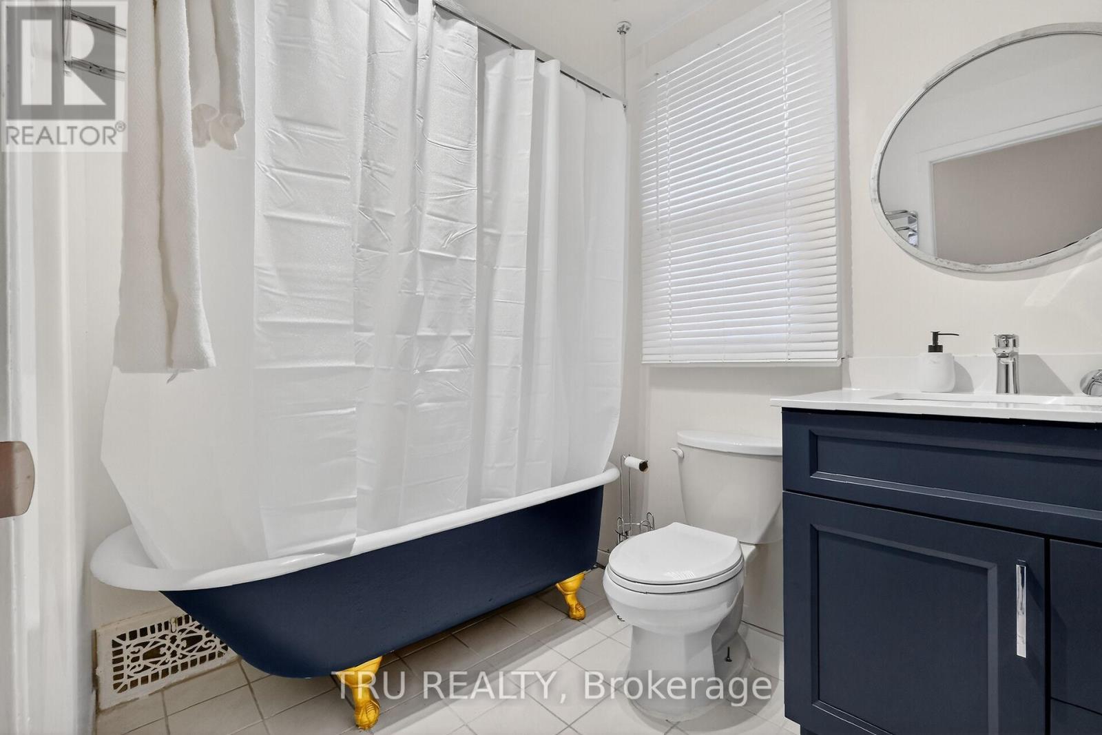 2 - 646 Gilmour Street, Ottawa, Ontario K1R 5M1 - Photo 23 - X12576844