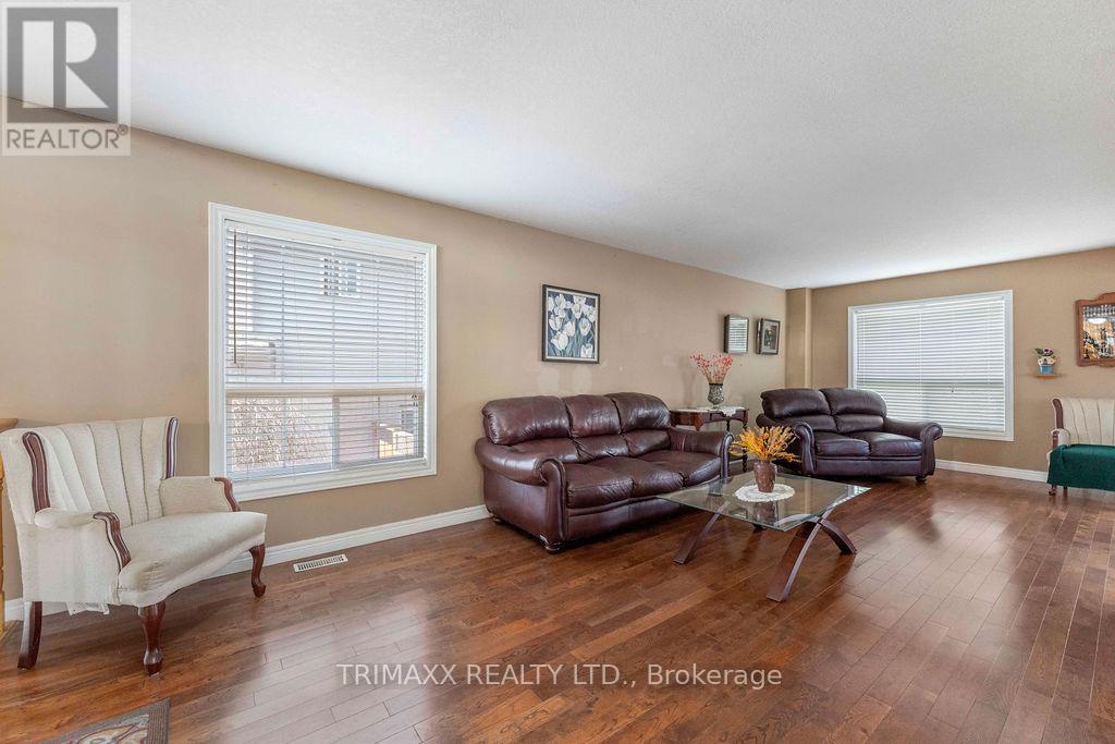 141 Starwood Dr, Guelph, Ontario  N1E 7G7 - Photo 11 - X12576656