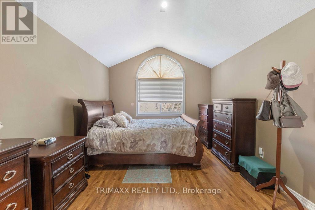 141 Starwood Dr, Guelph, Ontario  N1E 7G7 - Photo 18 - X12576656