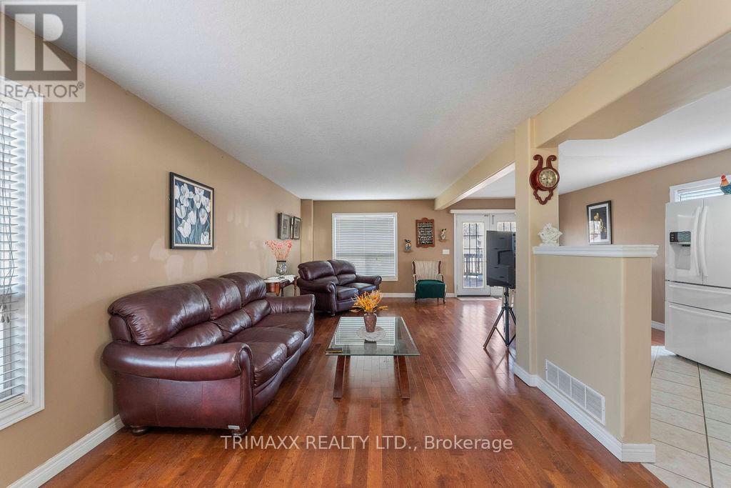 141 Starwood Dr, Guelph, Ontario  N1E 7G7 - Photo 6 - X12576656