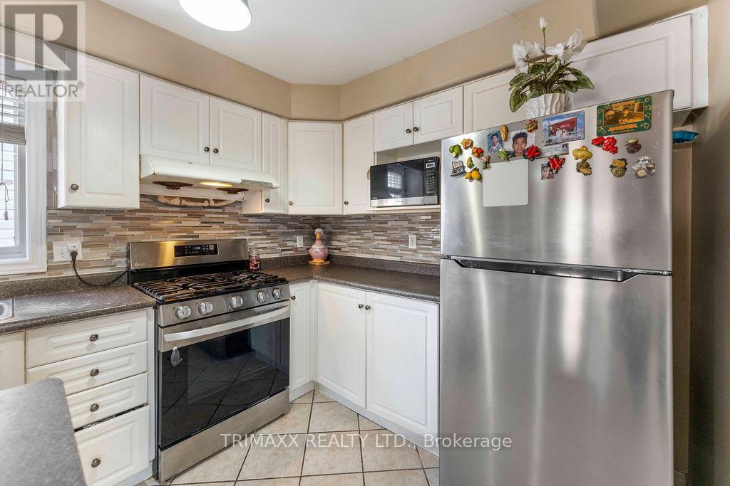 141 Starwood Dr, Guelph, Ontario  N1E 7G7 - Photo 9 - X12576656