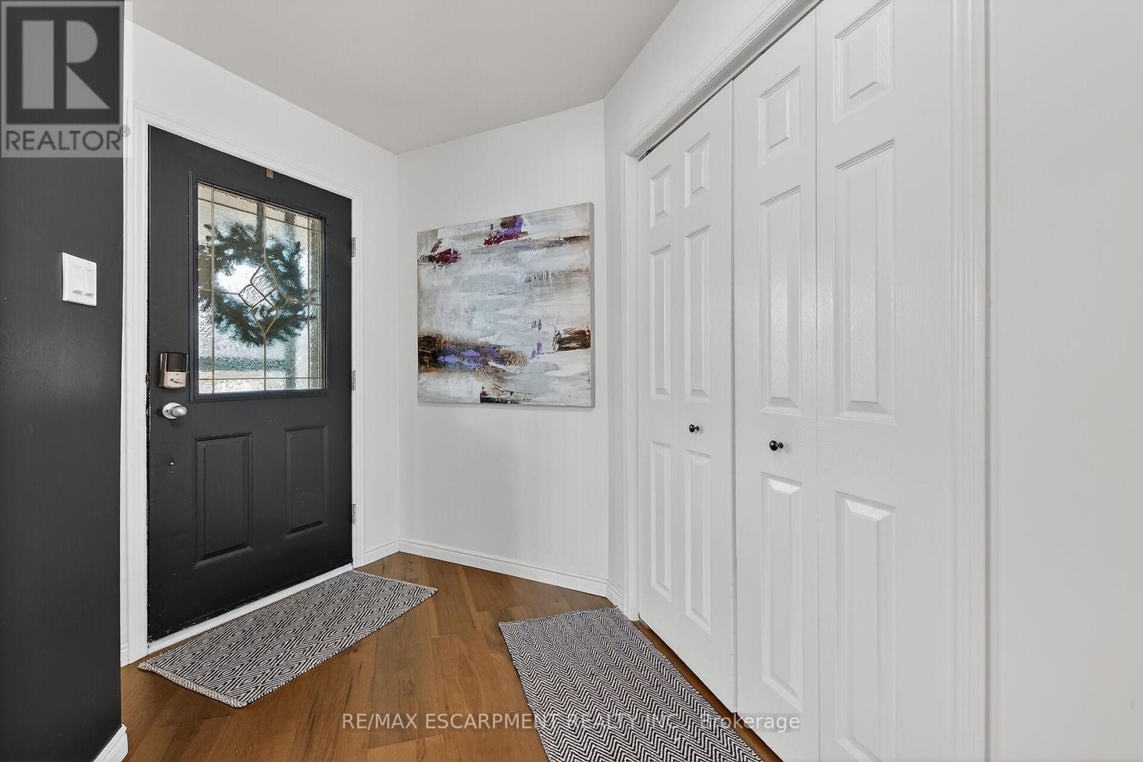 3 Jacqueline Boulevard, Hamilton, Ontario  L9B 2R1 - Photo 4 - X12576792