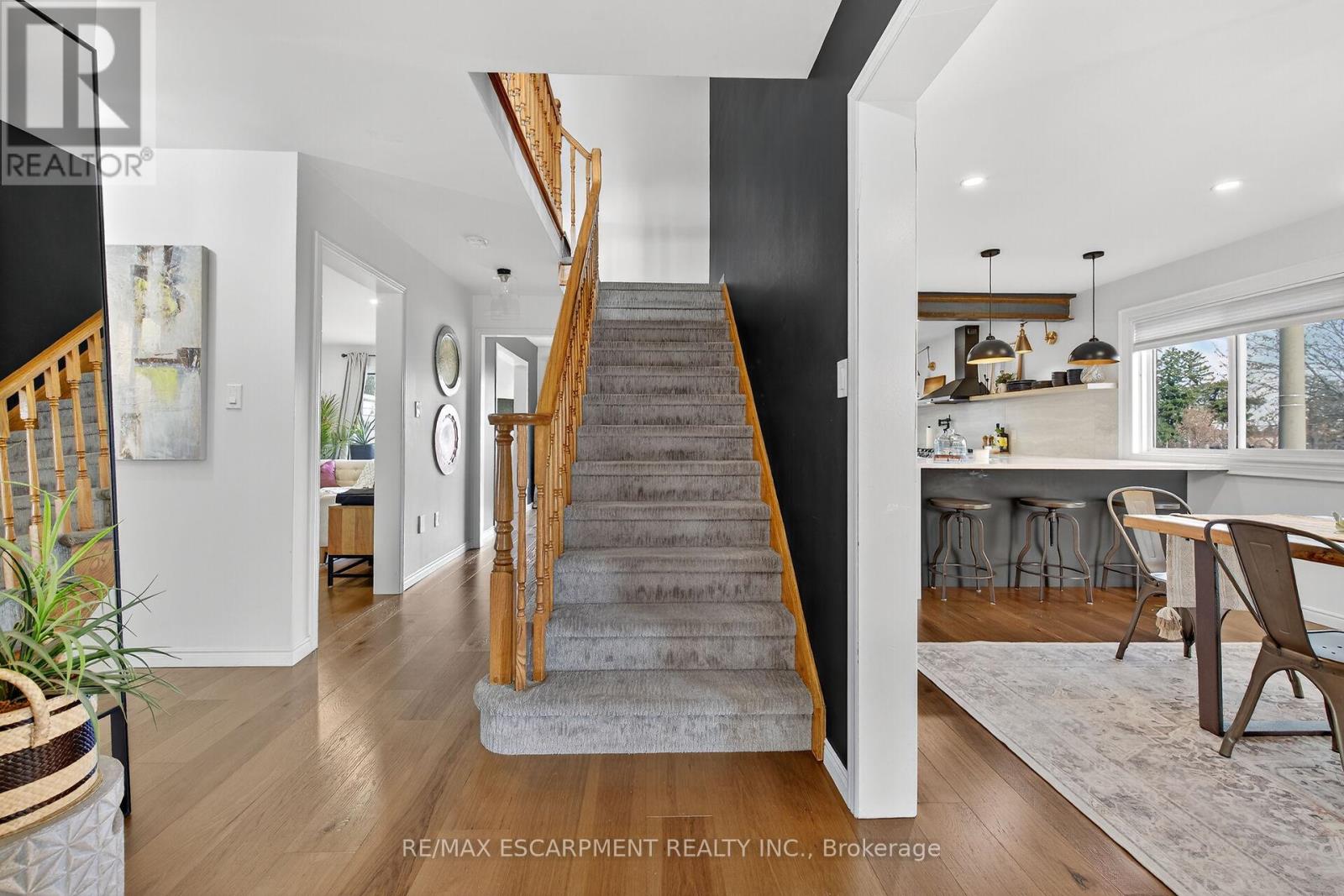 3 Jacqueline Boulevard, Hamilton, Ontario  L9B 2R1 - Photo 5 - X12576792