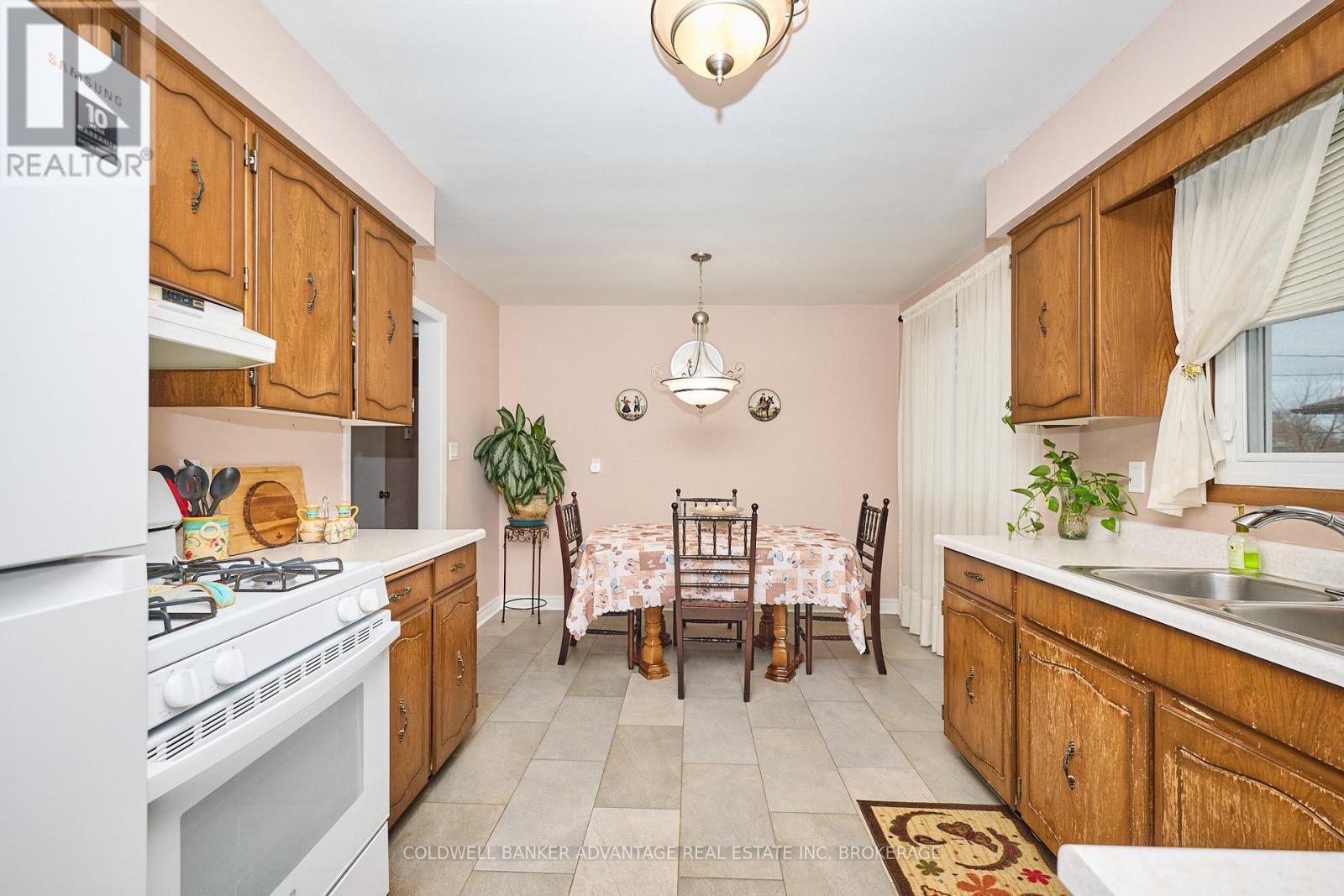 51 Westwood Crescent, Welland, Ontario  L3C 4R2 - Photo 14 - X12576870