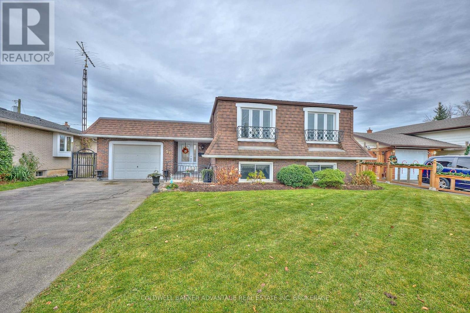 51 Westwood Crescent, Welland, Ontario  L3C 4R2 - Photo 2 - X12576870