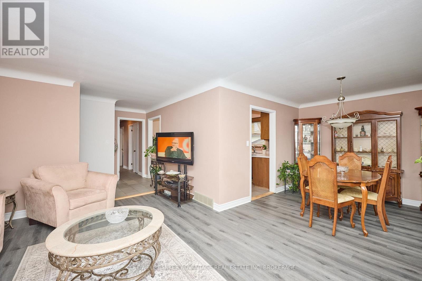 51 Westwood Crescent, Welland, Ontario  L3C 4R2 - Photo 9 - X12576870