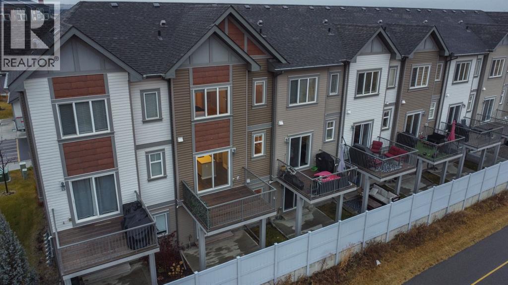 116 Copperstone Villas Se, Calgary, Alberta  T3Z 5E3 - Photo 3 - A2271768